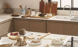Kitchen & Dining
